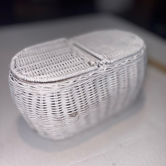 White Wicker Basket two compartments hinged lids 12” - Picture 6 of 10